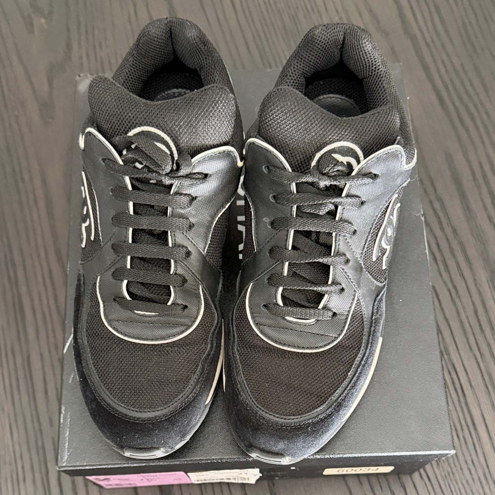 CHANEL sneakers - Picture 3 of 10